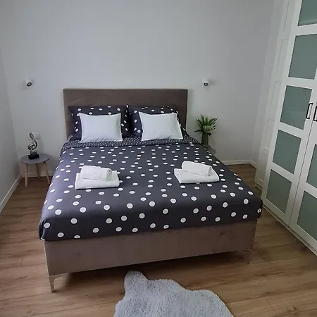 Apartman With A Parking Space Stobrec, - 21339 *