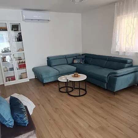 Apartman With A Parking Space Stobrec, - 21339 *